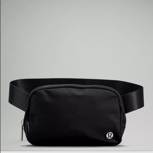 lululemon athletica Handbags - Lululemon black Everywhere Belt Bag
